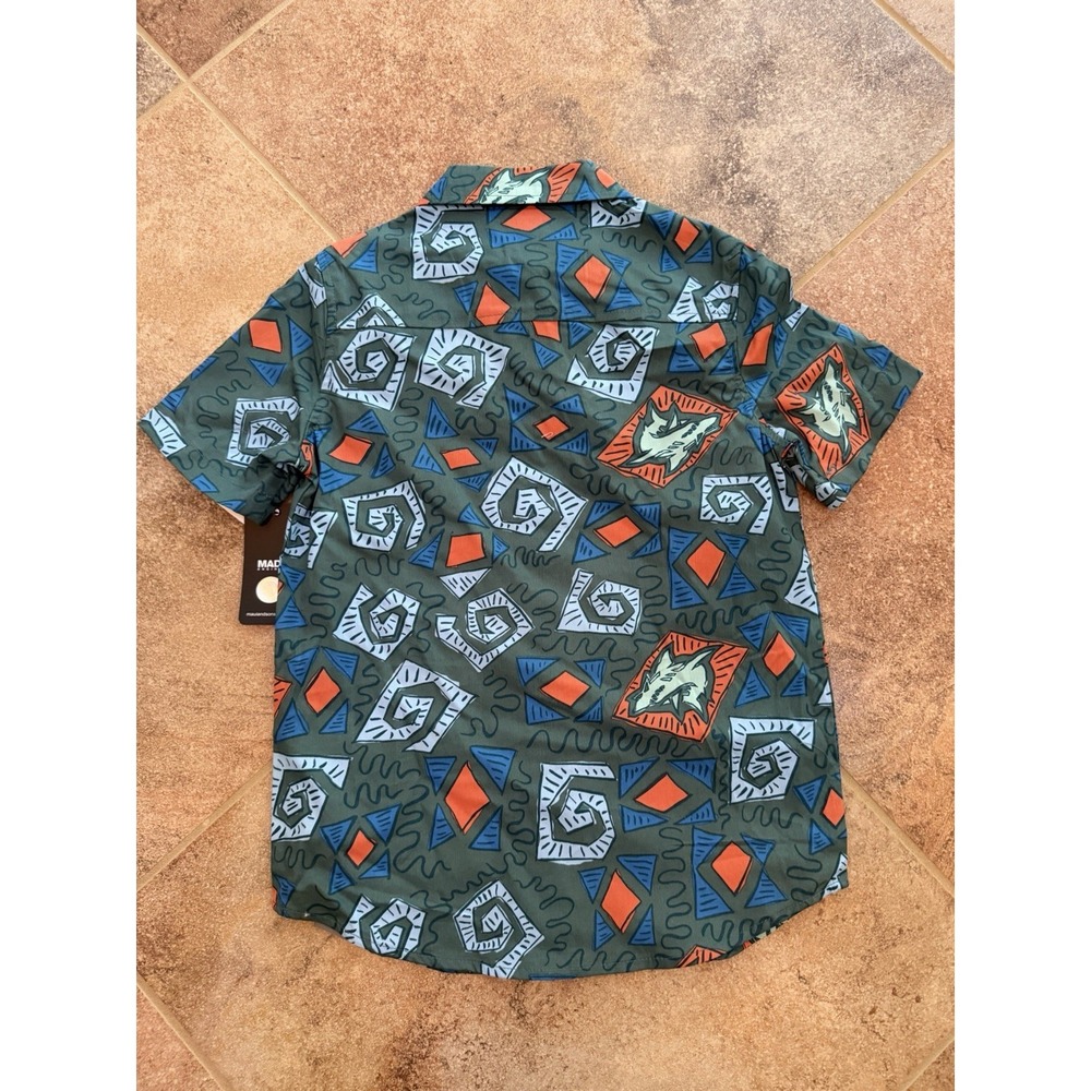 Boys' Maui & Sons Short Sleeve Button-Up Geometric Shark Print Size Small NWT - Picture 7 of 7